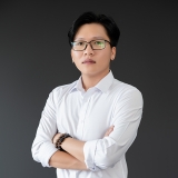 K. H&agrave;