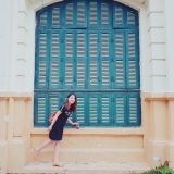 D. H&agrave;