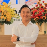 H. V. H&agrave;o