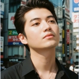 Q. H&ugrave;ng