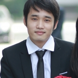 M. H&ugrave;ng