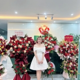 D. V. Thị