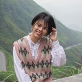 N. T. T. Trăng