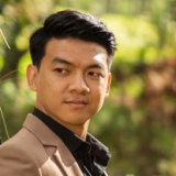 L. X. Tiến