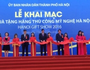 hanoi-gift-show-2016-dua-hang-thu-cong-my-nghe-viet-nam-ra-thi-truong-the-gioi1476698128.jpg