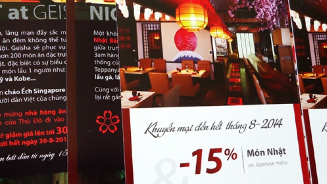 thiết kế standee