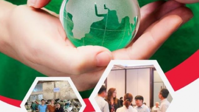 Thiết kế đồ họa v&agrave; Dịch thu&acirc;̣t: B&aacute;o c&aacute;o thường ni&ecirc;n CECR (2022)