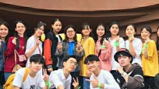 Tổ chức du khảo tại B&aacute;t Tr&agrave;ng cho clb