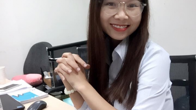 Nh&acirc;n vi&ecirc;n văn ph&ograve;ng ki&ecirc;m thu mua
