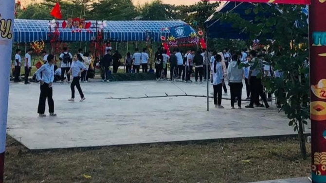 Tổ chức chương tr&igrave;nh văn nghệ học đường