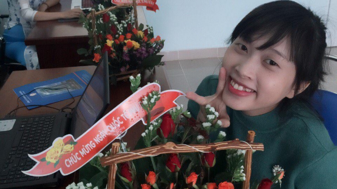 Chuy&ecirc;n vi&ecirc;n văn ph&ograve;ng, thư k&yacute;