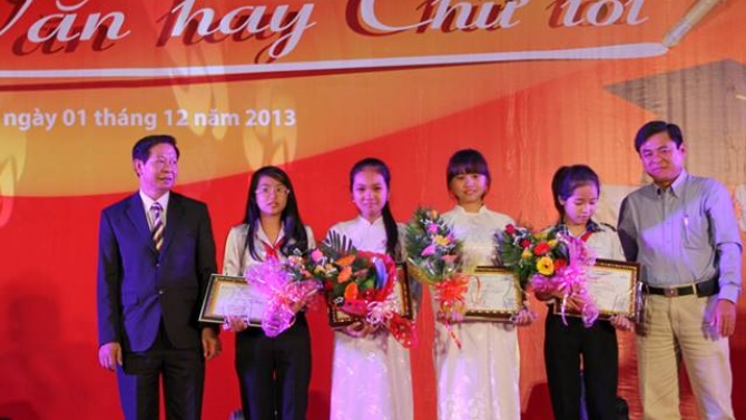Giải ba cấp Khu Vực Đồng bằng s&ocirc;ng Cửu Long cuộc thi "Văn hay chữ tốt".
