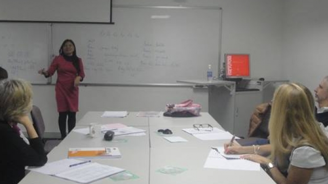 Dậy tiếng việt cho người nước ngo&agrave;i