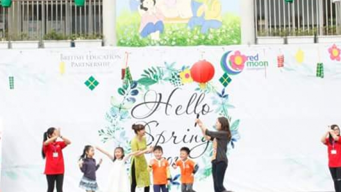 Chương tr&igrave;nh "Hello Spring" tại trường Mầm non Trăng đỏ