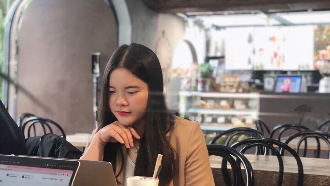 Chuy&ecirc;n vi&ecirc;n thiết kế.