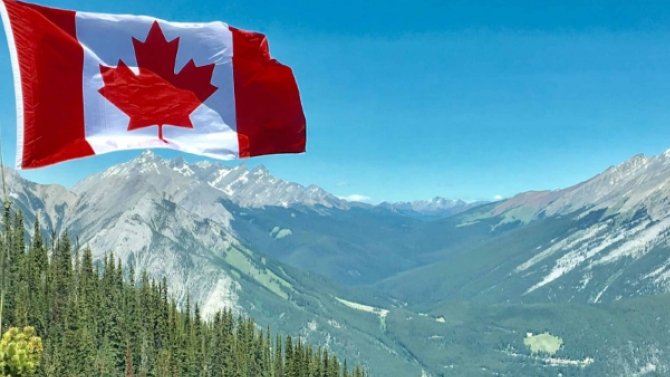 Thiết kế v&agrave; x&acirc;y dựng website tư vấn du học Canada