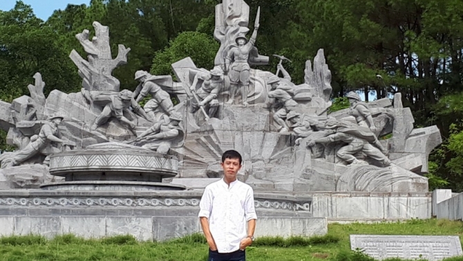 Nh&acirc;n vi&ecirc;n h&agrave;nh ch&iacute;nh