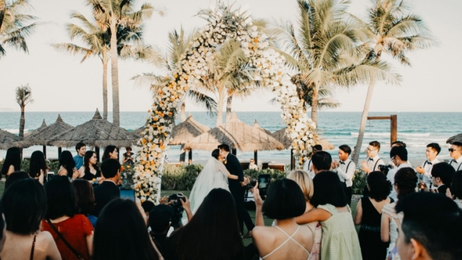 L&ecirc;n kế hoạch v&agrave; thực hiện đ&aacute;m cưới Ethan - Anya