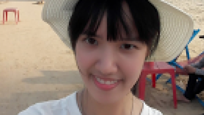 Nh&acirc;n vi&ecirc;n văn ph&ograve;ng