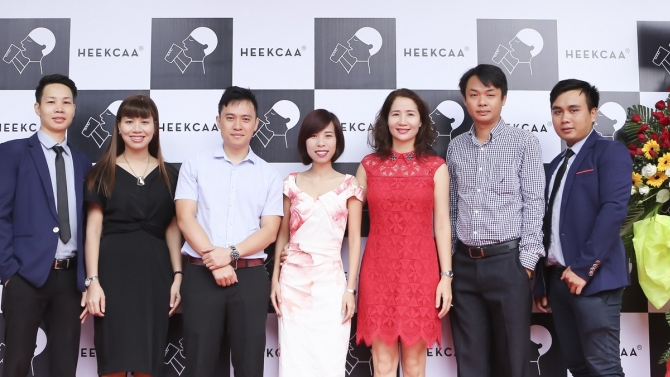 Chụp sự kiện khai trương Heekcaa