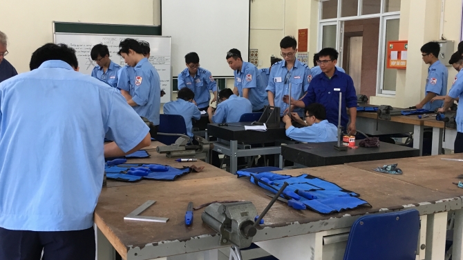 Phi&ecirc;n dịch dự án chuy&ecirc;̉n giao gói đào tạo dạy ngh&ecirc;̀ từ Úc - T&ocirc;̉ng cục dạy ngh&ecirc;̀