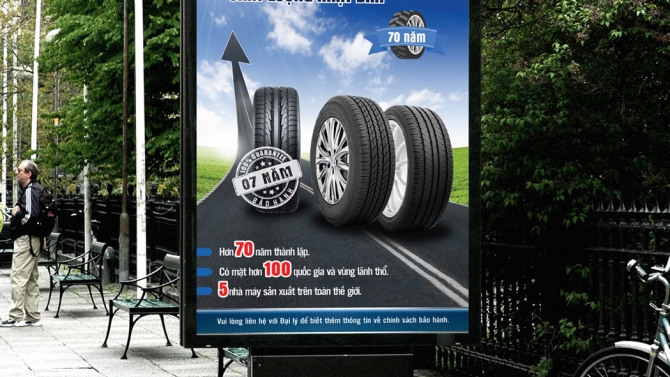 Poster quảng c&aacute;o lốp xe TOYO