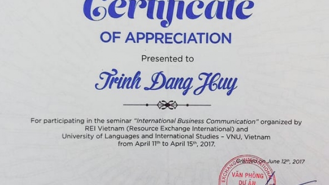 dịch s&aacute;ch về chủ đề "Bảo vệ m&ocirc;i trường", l&agrave;m banner logo cho c&aacute;c sự kiện ở trường học, l&agrave;m video cho c&aacute;c tổ chức ở trường học