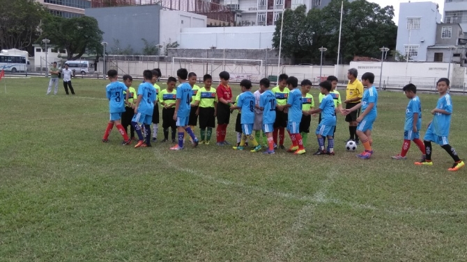 giảng dạy và hu&acirc;́n luy&ecirc;̣n bơi đạt thành tích t&ocirc;́t