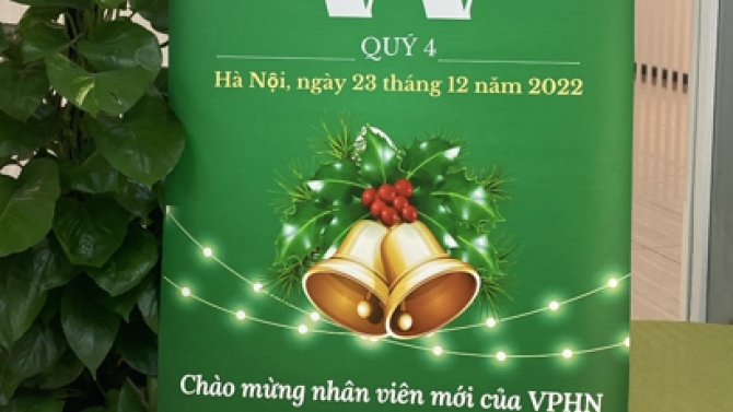 Thiết kế standee