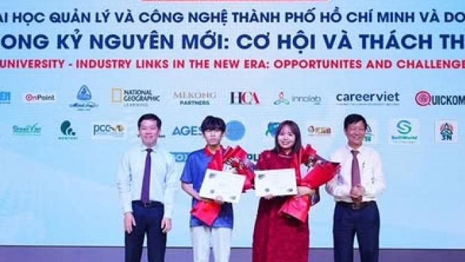 Hệ thống quản l&yacute; y&ecirc;u cầu