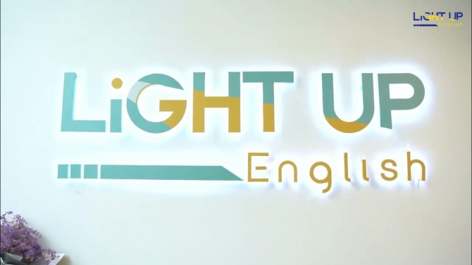 Viết b&agrave;i chuẩn SEO cho website Light Up English