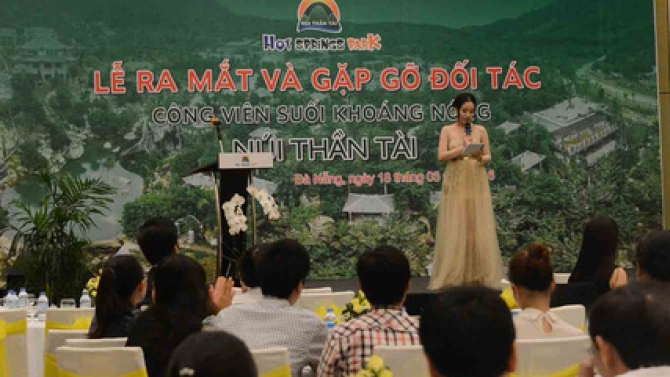 Hội nghị ra mắt c&ocirc;ng vi&ecirc;n suối kho&aacute;ng n&oacute;ng n&uacute;i Thần T&agrave;i