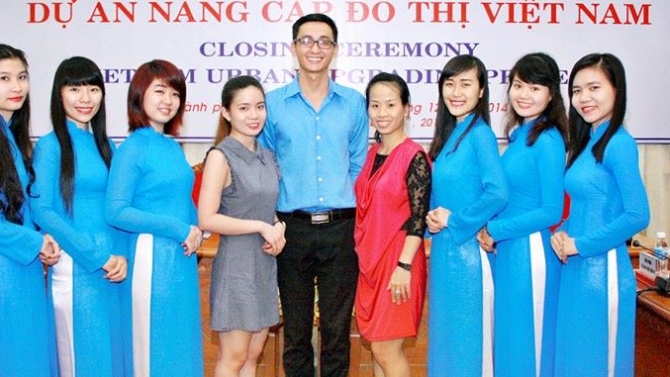 Viết b&agrave;i, quảng c&aacute;o v&agrave; dịch thuật cho Lễ tổng kết Dự &aacute;n N&acirc;ng cấp Đ&ocirc; thị Việt Nam