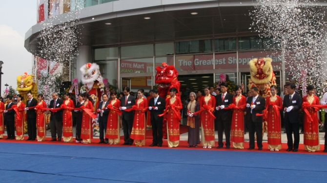 Lotte Mart - Grand Opening