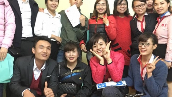 Nh&acirc;n vi&ecirc;n kinh doanh ng&agrave;nh t&agrave;i ch&iacute;nh ti&ecirc;u d&ugrave;ng