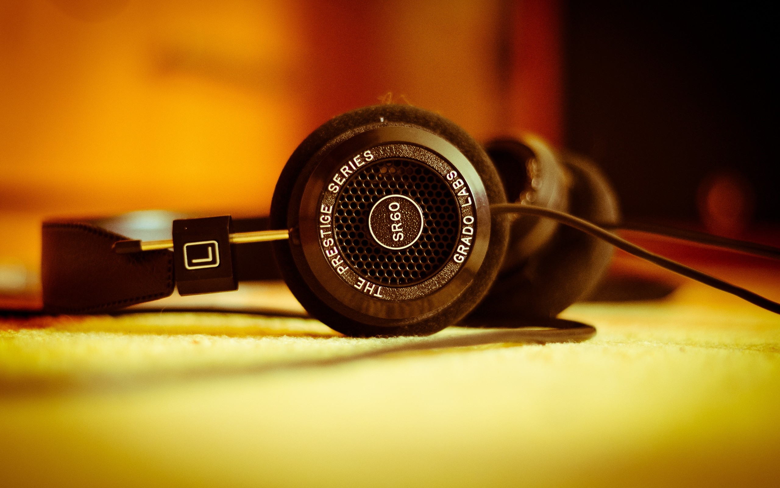 inspiringwallpapers.net-grado-the-prestige-series-wallpapers_34918_2560x1600.jpg