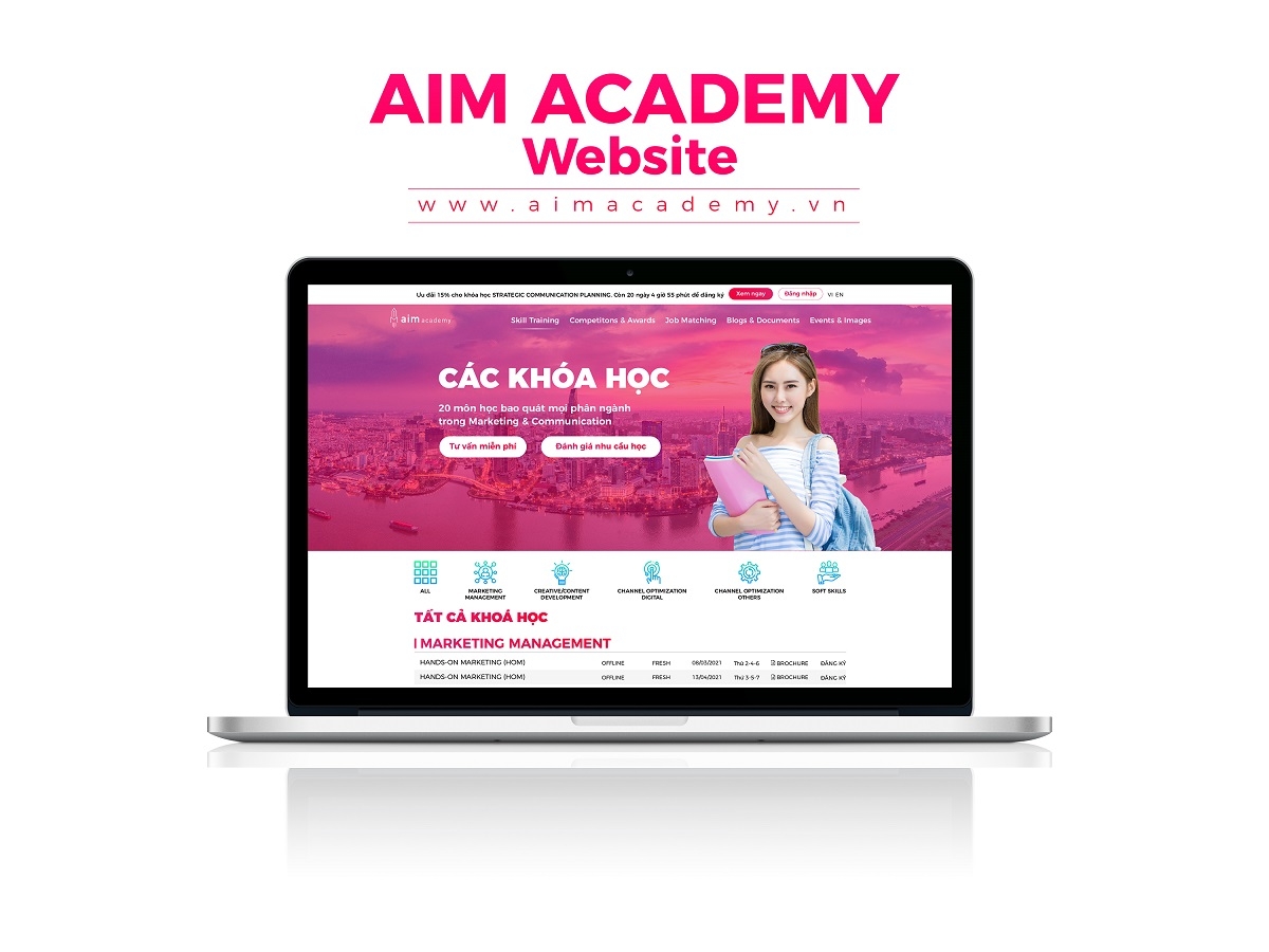 Free Macbook Pro Website Mockup PSD For Screens2.jpg