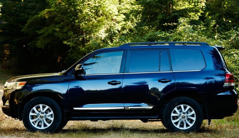 2018-Toyota-Land-Cruiser-4-1.jpg