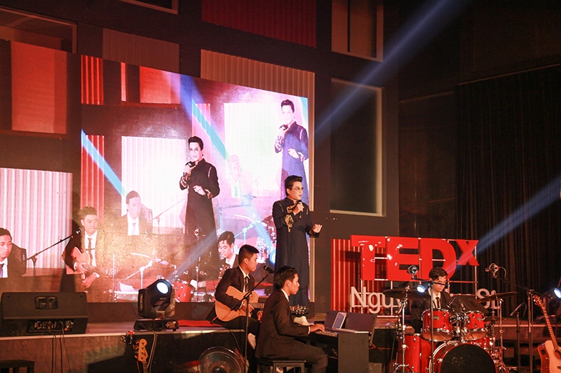 rgb_creative_tedx_nguyen_hue_thanh_bach.jpg