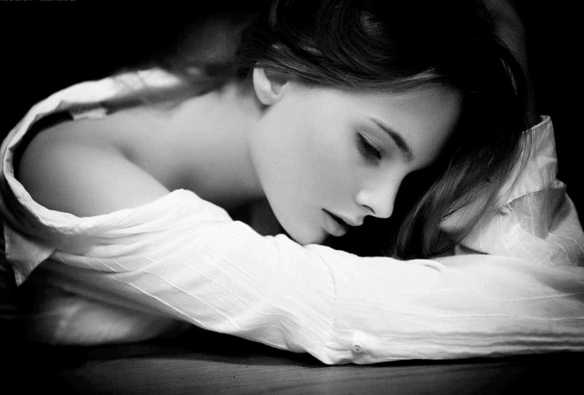 Girl-in-love-mood-face-image-picture-HD-photography.jpg