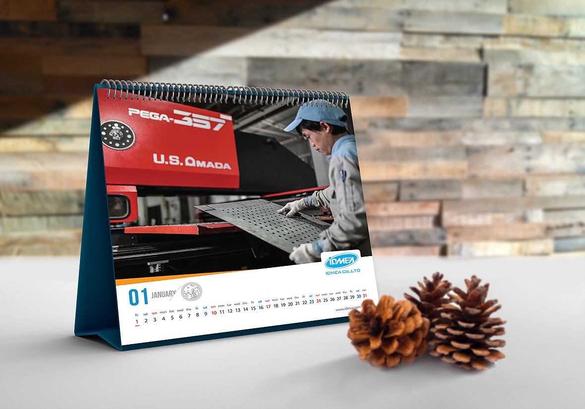Idmea_calendar_mockup-02.jpg