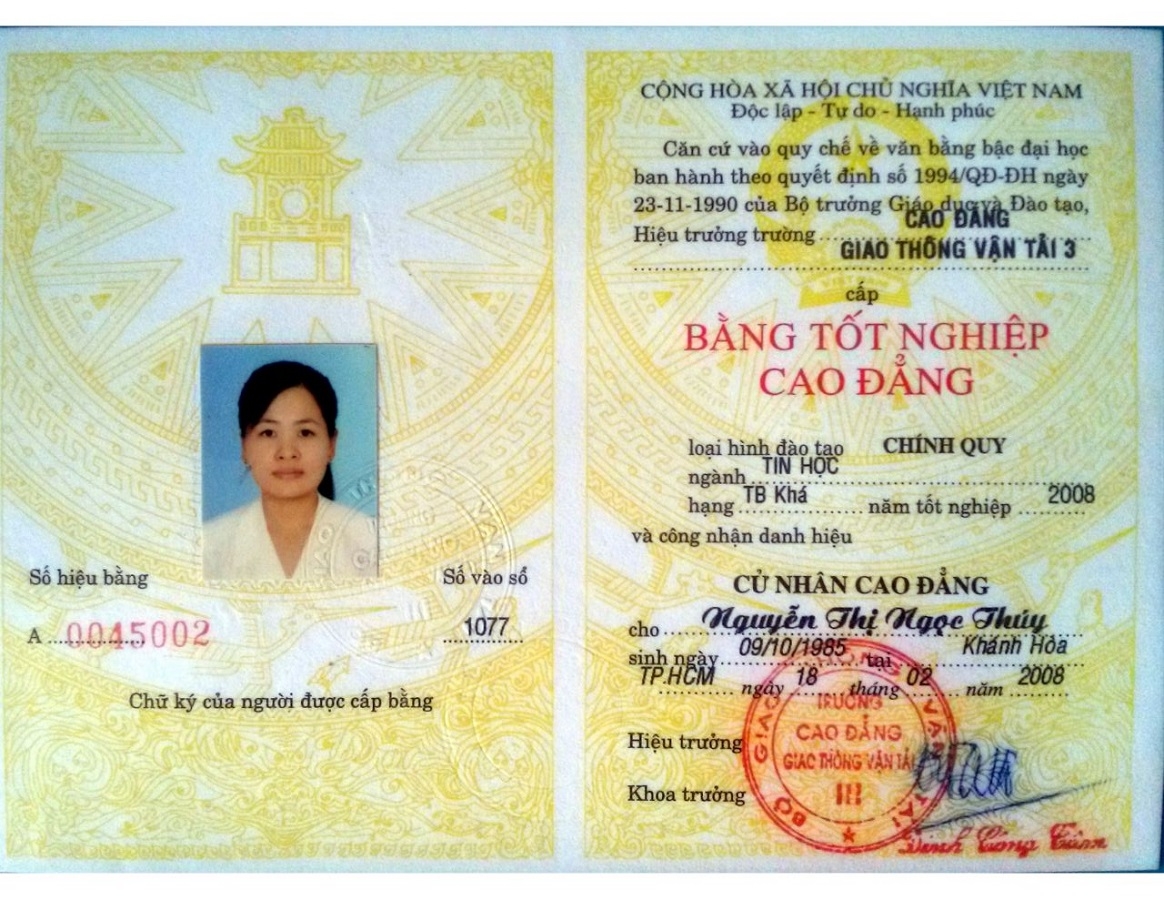 bằng cấp.jpg