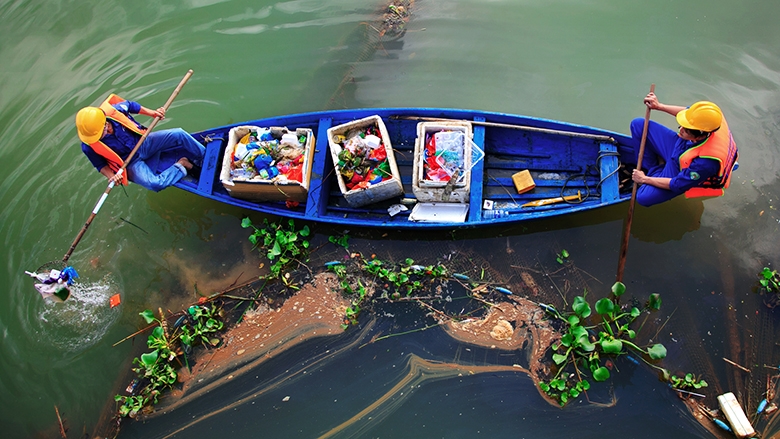 vn-cleaningriver-780x439.jpg