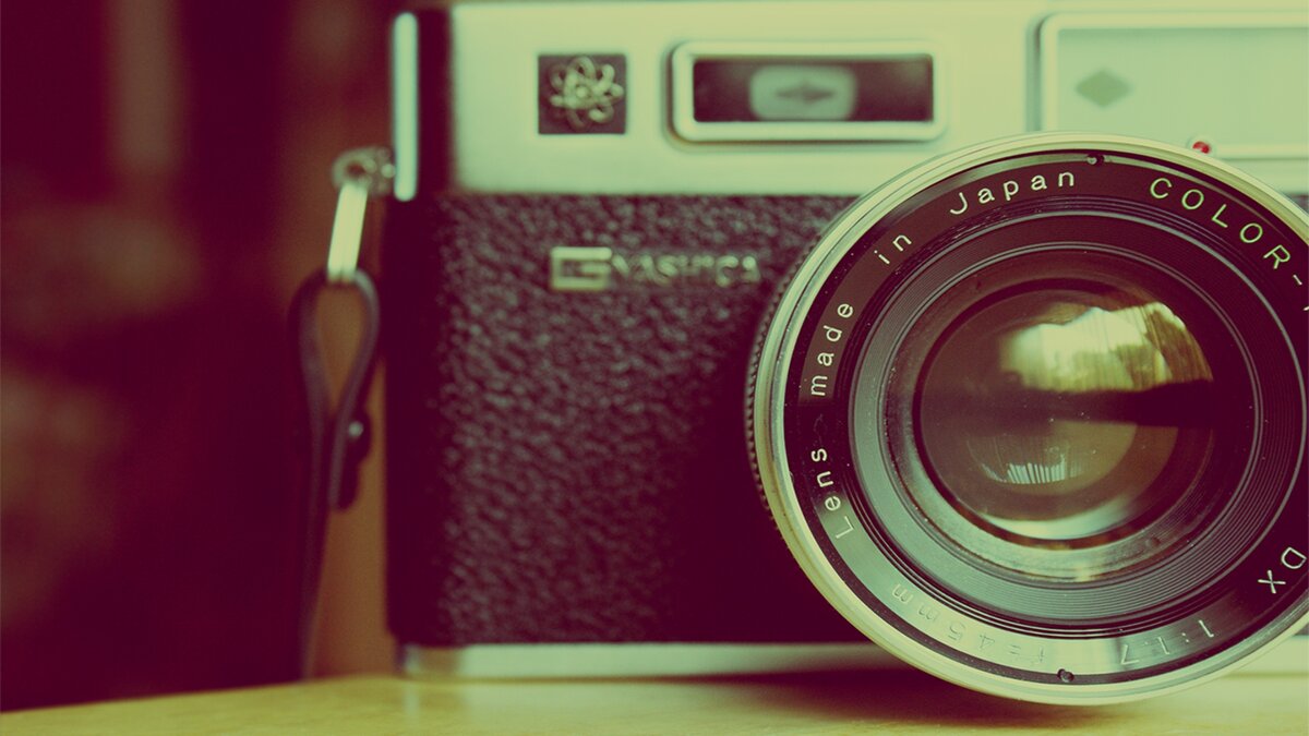 Vintage-Old-Classic-Camera-Photo-Imge-Background-WallPaper-HD.jpg
