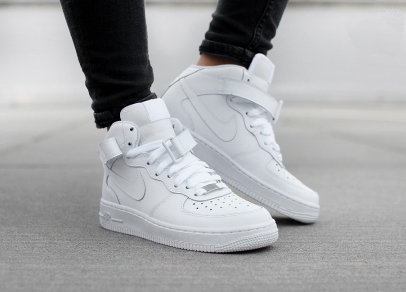 10-thiet-ke-sneaker-nam-bieu-tuong-nike-air-force-elle-man.jpg