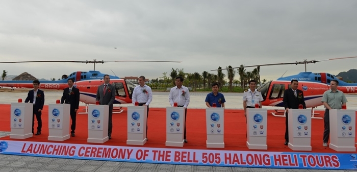 Khai truong Bell 505.jpg
